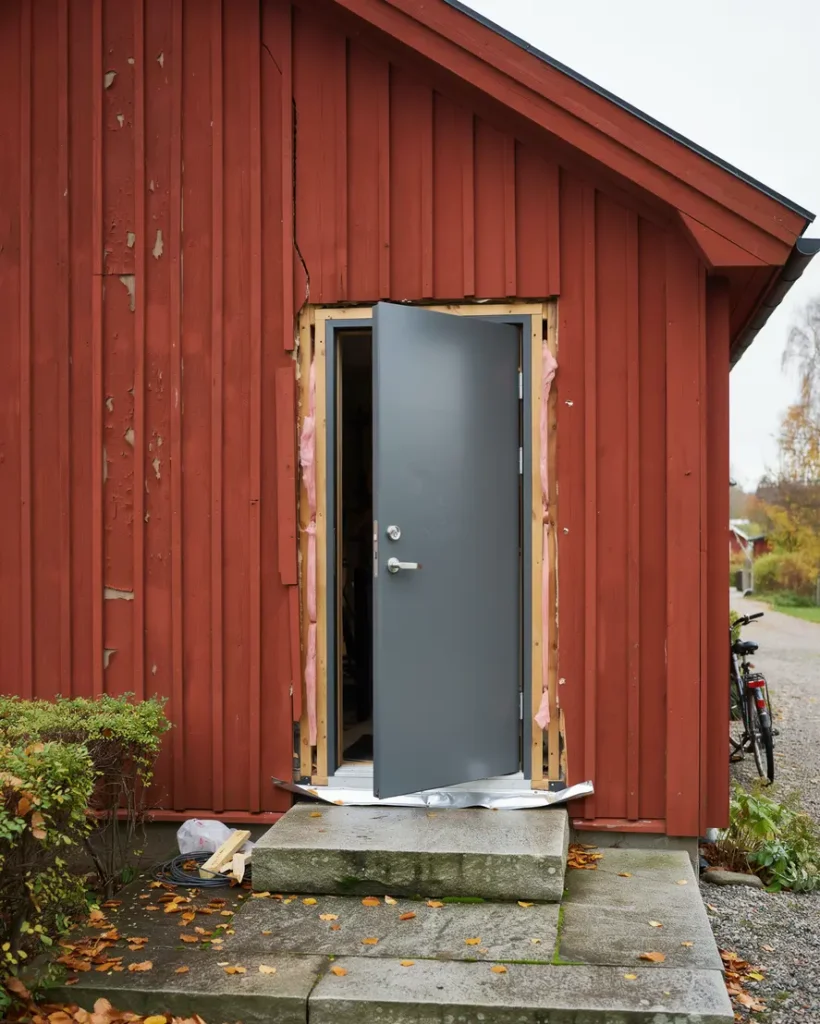 byta ytterd rr i villa s v ljer du r tt s kerhet isolering och montage